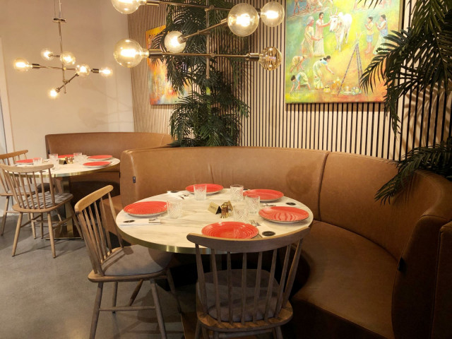 Thw South Indian ravintola sijaitsee kauppakeskus Kluuvissa.