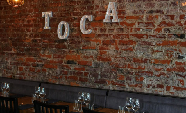 Tocan rouhea ravintolasali miellyttää Moilasta.