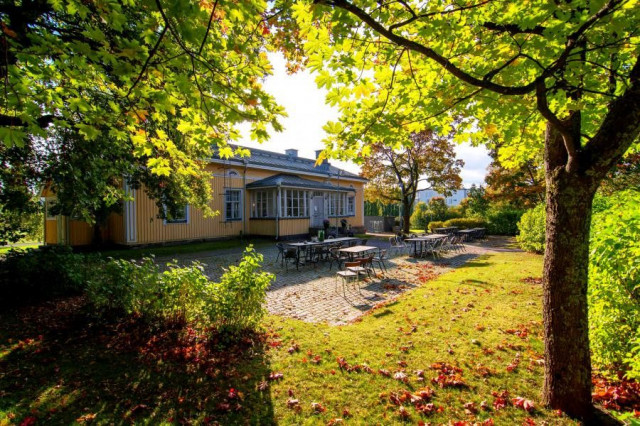 Viikin kartano ympäristöineen hurmaa kävijänsä.