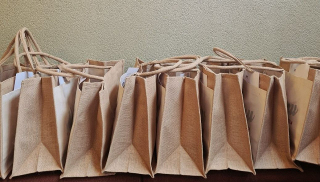 Murun joulukassi sisältää myös viinisuosituksia joulupöytään.