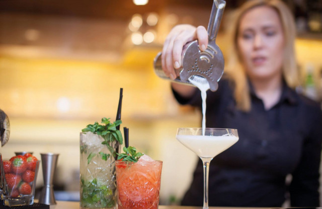 Rosa Izakayassa uutta vuotta kannattaa juhlistaa myös herkullisilla cocktaileilla.