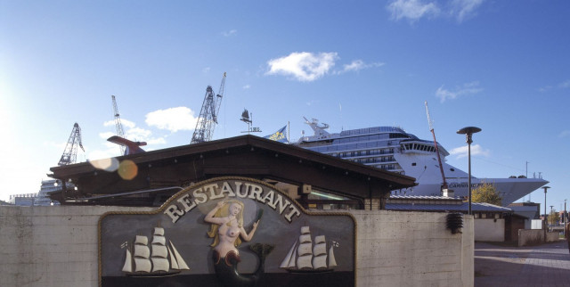 6. Tunnistatko tämän ravintolan logon?