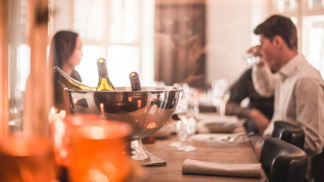 Kellon neljän menun kyljessä ehtii nauttia myös juomapaketin.