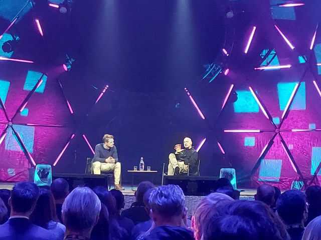 Shiftedin perustaja-toimittaja Michael Stothard haastatteli Tony Fadellia Slushissa