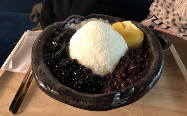 Kulhollinen snow icea sopii erinomaisesti jaettavaksi pöytäseurueen kesken.