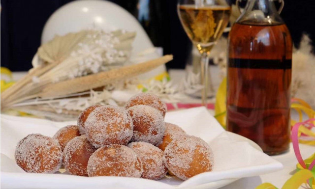 Munkit kuuluvat vappuun kuin nenä päähän.