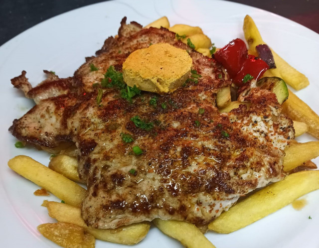 Pikku-Torressa herkutellaan lehtipihvillä.