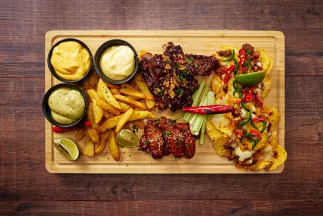 OlyBet Bar & Grillin yksi uutuuksista on erinomaisesti jaettavaksi sopiva Game Night Combo.