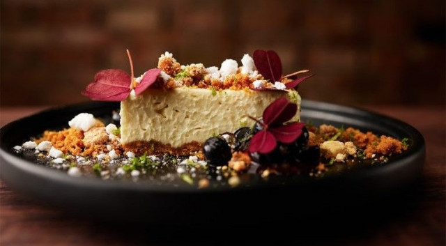 Lime-juustokakku on yksi jälkkärilistan ehdottomasti maistamisen arvoisista uutuuksista.