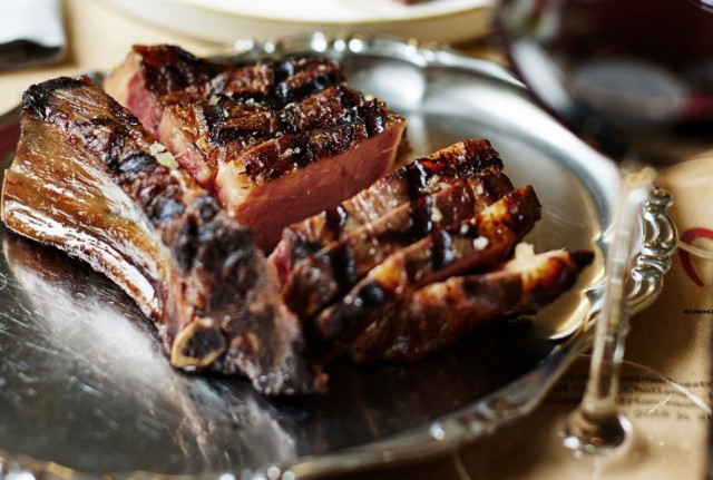 Laatulihat näyttelevät pääosaa Gastrogrill Murén ruokalistalla.