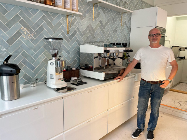 Alun perin Hollannista kotoisin oleva Jack van Zantvliet pyörittää Zaro Caféa yhdessä vaimonsa kanssa.