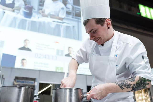 Vuoden Kokki 2021 Kim Päivästö finaalipäivänä.