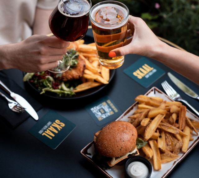 SKAALissa kannattaa ehdottomasti kysellä tarjousannosten rinnalle myös juomasuosituksia.