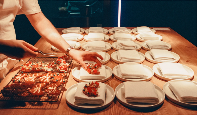 Terroir-nimi juontaa juurensa ranskan kielen sanasta, joka tarkoittaa "maasta".