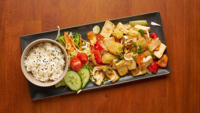 Tofu Xao gung La chanh on yksi Makun 12 euron tarjousannoksista.