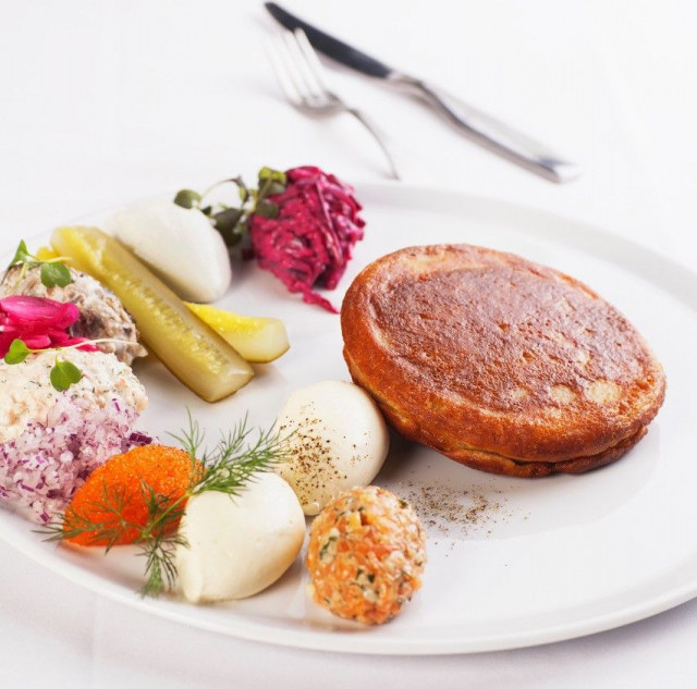 Ravintolakolmio-konserni ennustaa, että blinejä tullaan paistamaan yli 30 000 pelkästään tammi-helmikuun aikana.