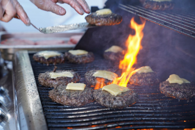 Ravintolat luovat tapahtumaa varten omia spesiaaliburgereita. Luvassa on siis ennennäkemättömiä burgerielämyksiä.