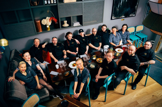 Ragu ei olisi mitään ilman huippuhenkilökuntaa.