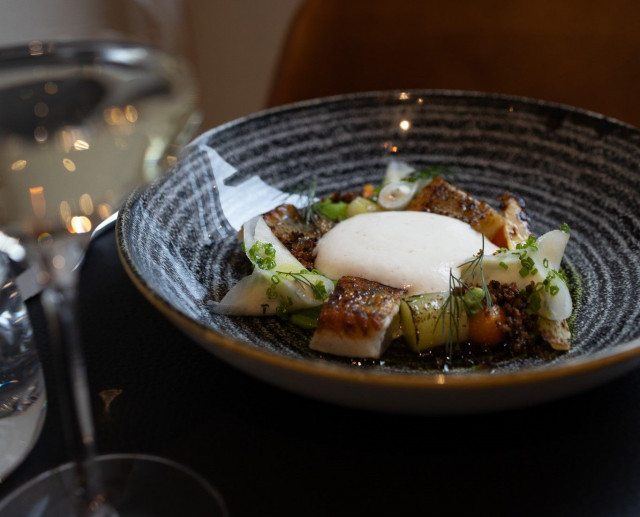 Pohjoismaiseen ruokaan ja ranskalaiseen keittiötyyliin intohimoisesti suhtautuva Passio tarjoaa kausittain vaihtuvaa kolmen tai viiden ruokalajin illallista.