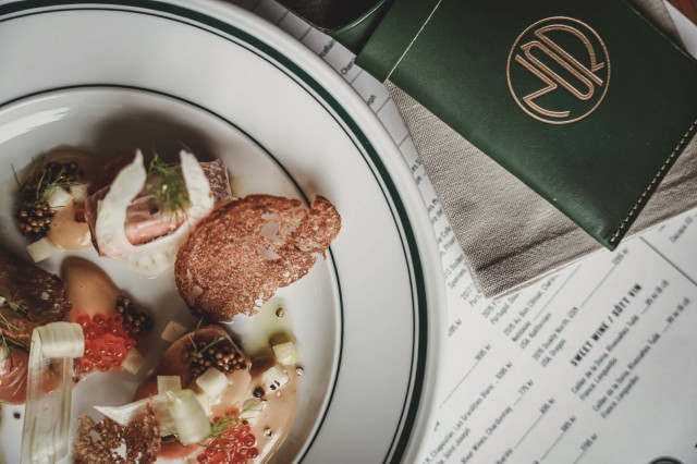 Brasserie NÒRiin ovat tervetulleita asiakkaat myös hotellin ulkopuolelta.