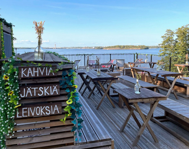 Iisi Bistron lisäksi niin ikään Vallisaaressa sijaitseva Cafe Iisi kuuluu Laihon luomuksiin.