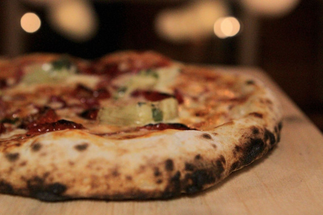 Rehtorissa tarjotaan maailman ainutta iittiläis-napolilaista pizzaa.