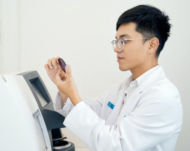 Tròng kính Essilor - Ảnh: 6