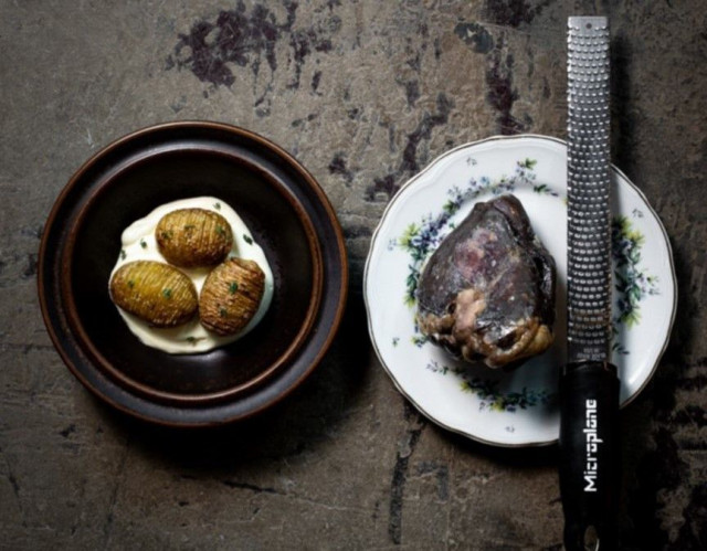 The Bull & The Firm on rento illanviettopaikka Kurvin sydämessä.