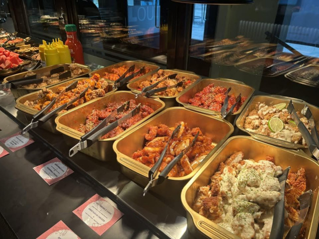 Rapeaa kanaa buffetista, nam!