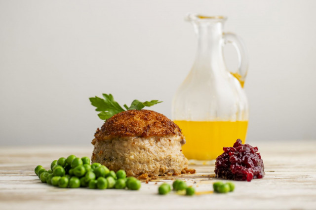 Vähätorin ja Aurajoen kupeessa nautitaan hyvää ruokaa keskieurooppalaisessa tunnelmassa.