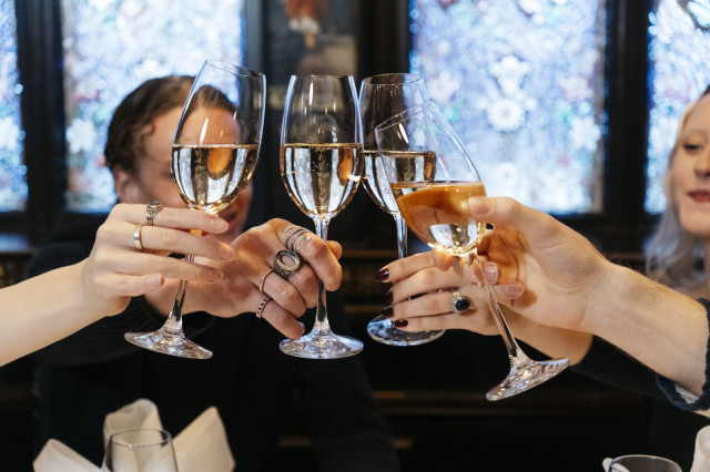 Saslikin kabinetit taipuvat moniin eri tilaisuuksiin.