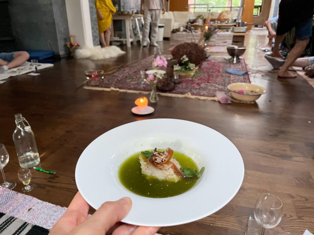 Ketunleipäkeitto on yksi pop up -illallisen aikana tarjoiltavista ruokalajeista.