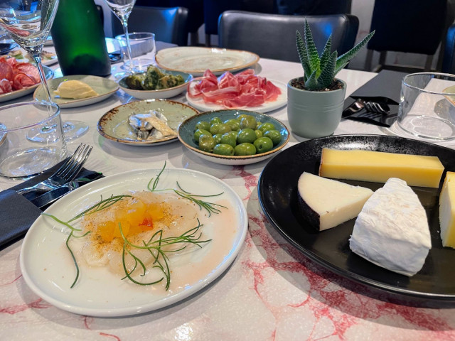 Wine & Tapaksessa ruoat ovat herkullisia - ja kohtuuhintaisia!