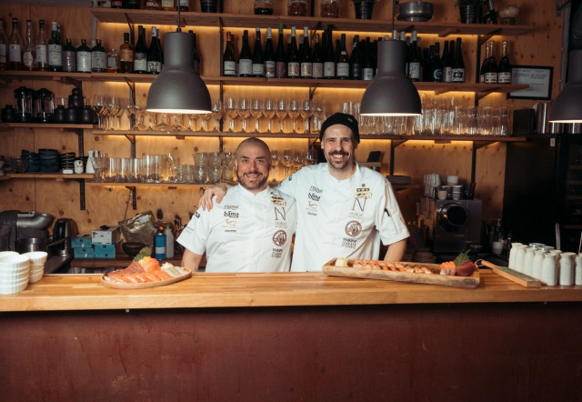 Karun yrittäjä, keittiömestari Valtteri Willberg ja keittiömestari Ralf Södergård odottavat innolla Food & Fun Festivalia ja ravintolaan saapuvaa erikoista tonnikalaa.