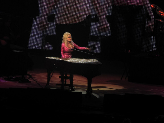 Dolly Parton vuonna 2011.