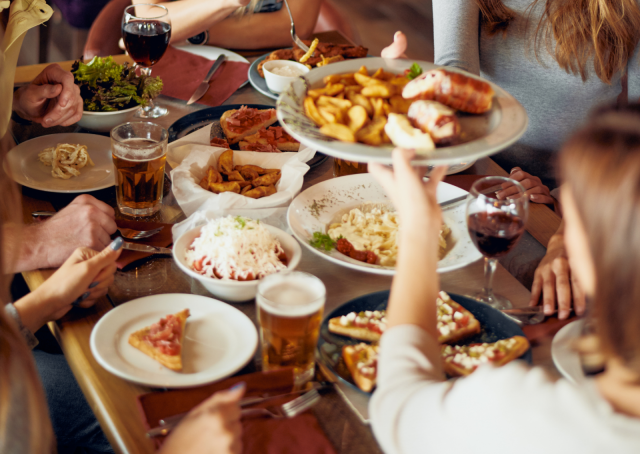 Vuoden viimeinen SYÖ!-kampanja tuo mukanaan myös juomatarjouksia.