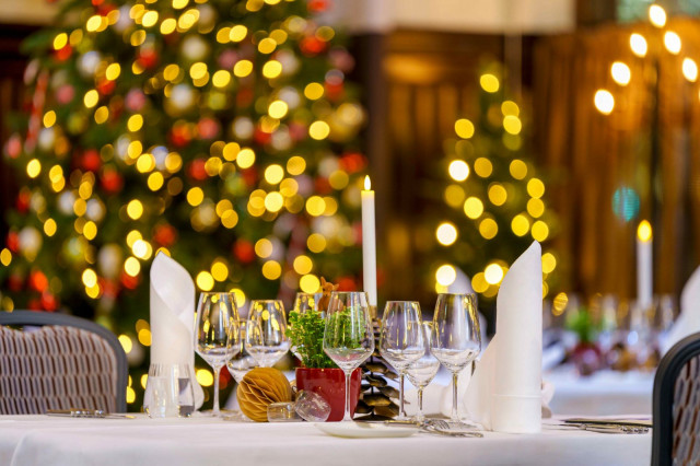 Jouluaattona Hansa Café Bar & Brasserie kutsuu nauttimaan kolmen ruokalajin jouluaaton illallismenusta.