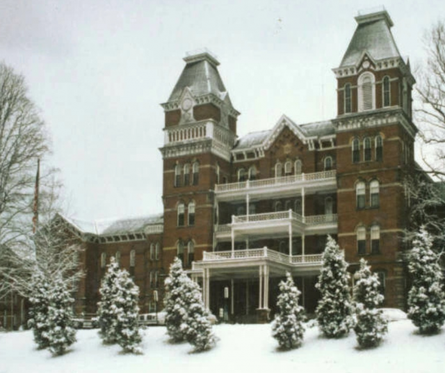 Athensin mielenterveyskeskus talvella vuonna 1981.