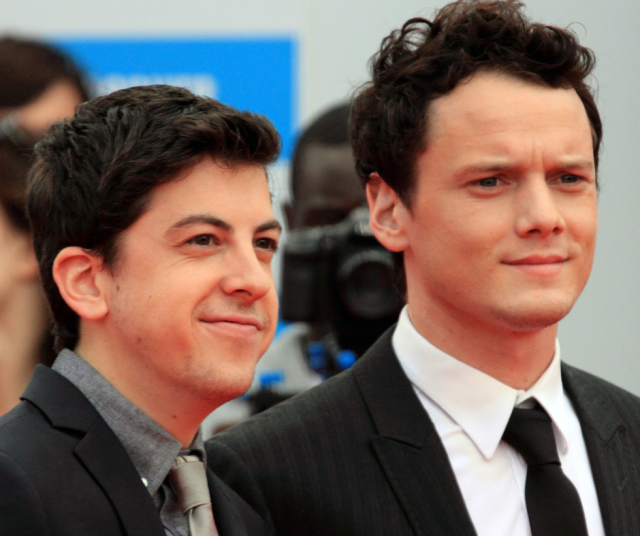 Vasemmalla Christopher Mintz-Plasse ja hänen vierellään edesmennyt Anton Yelchin vuonna 2011.