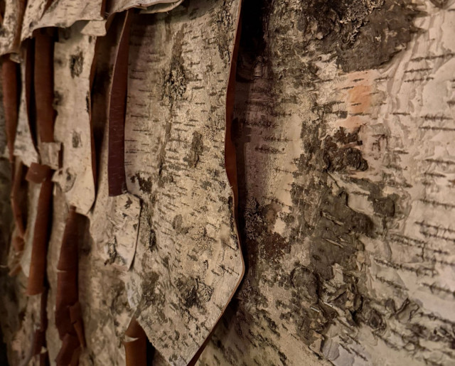 Ravintolasta voi löytää vuosikymmeniä vanhoja elementtejä, kuten alkuperäiset koivuviilupaneelit.