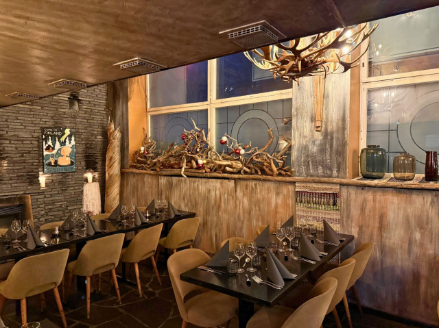 Ravintolan ainutlaatuinen sisustus ja lämmin tunnelma ovat oleellinen osa pikkujoulumenua.