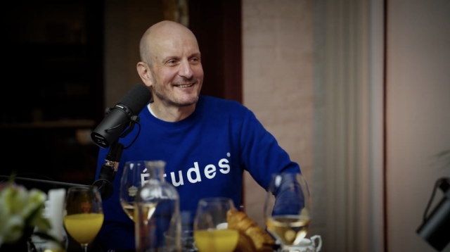 Pöytä kahdelle -podcastin ensimmäinen vieras, huippukokki Hans Välimäki, pureutuu ravintolabisnekseen.