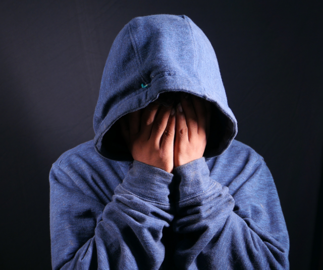 Addiktio aiheuttaa häpeää.