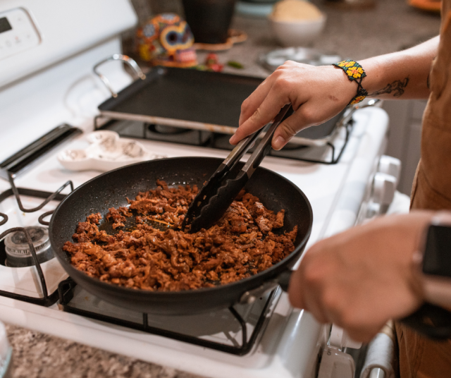 Puoli teelusikallista ruokasoodaa riittää.